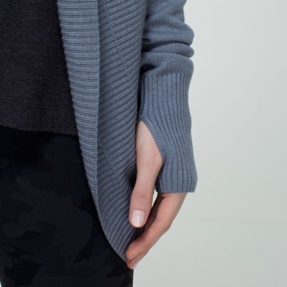 Lululemon Transformation Wrap Heathered Blurred Grey / Coal - 6 - Picture 5 of 12